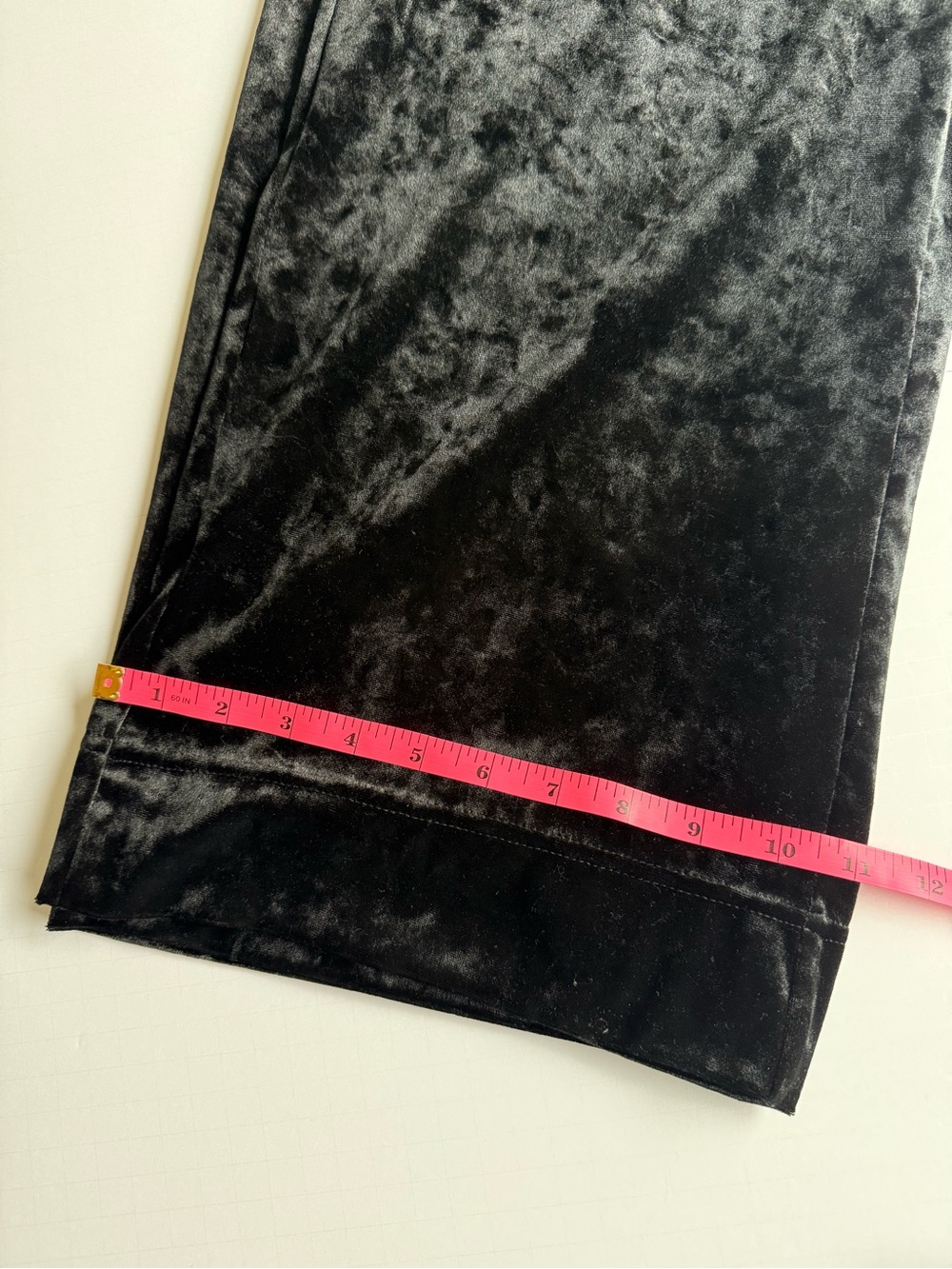 Halara NWT Black velvet wide leg trousers with front pockets and button detail. - Picture 10 of 14